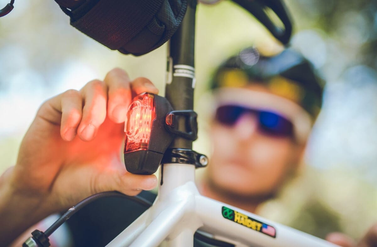 Zestaw lampki LEZYNE LED KTV DRIVE USB 200 przód - obrazek 5