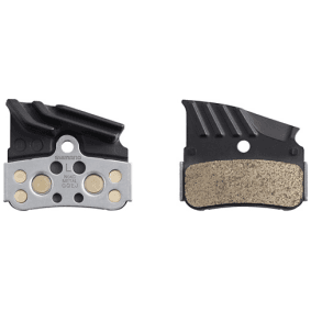 Klocek z okładziną metaliczną N04C-MF z radiatorem